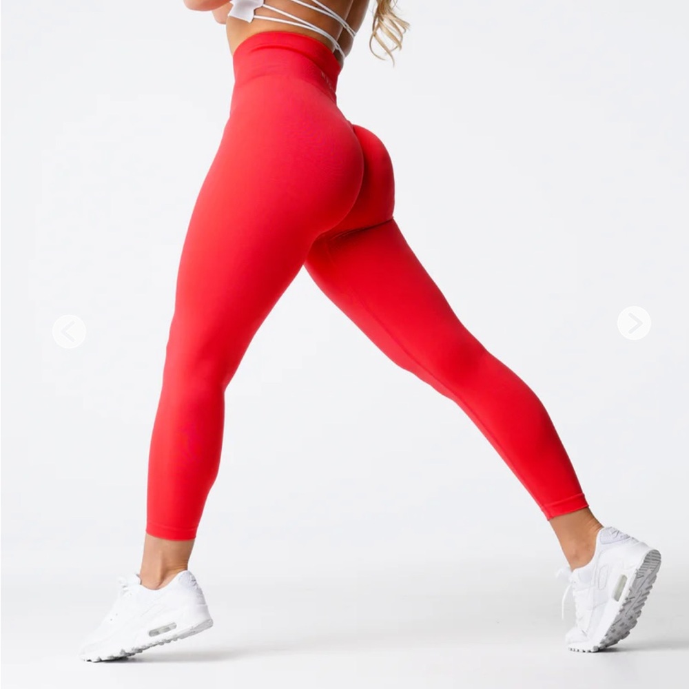 NVGTN Scarlet Solid Seamless Leggings